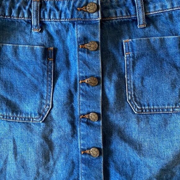 BDG Urban Outfitters Denim Button Front Raw Hem Mini Skirt Size Small - Picture 4 of 7